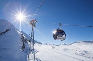 gondel und piste am kitzsteinhorn