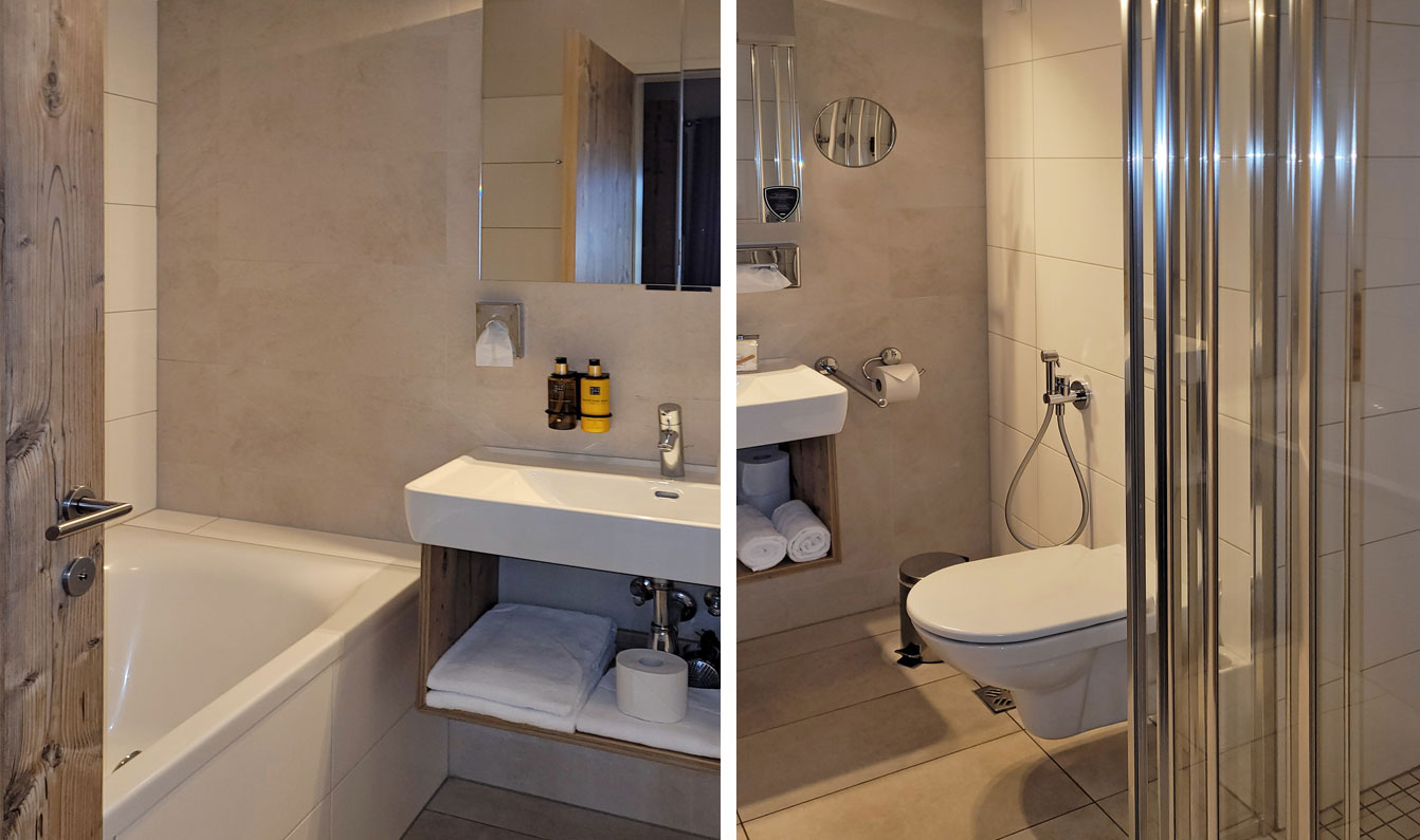 Ensuite Bad mit Dusche und Badewanne