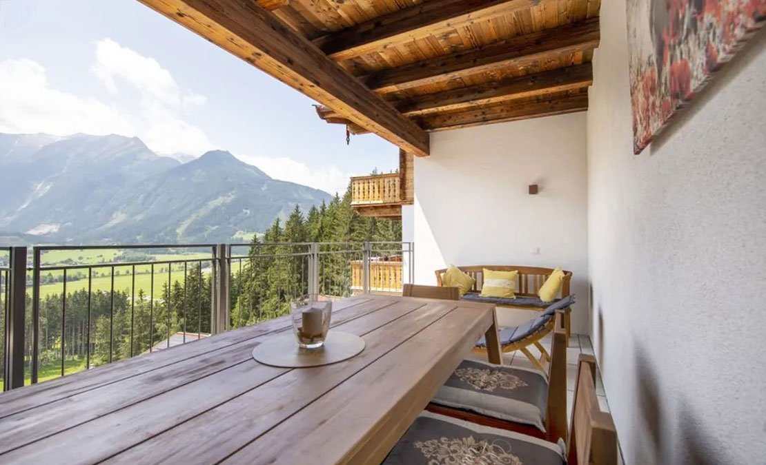 &Uuml;berdachter Balkon